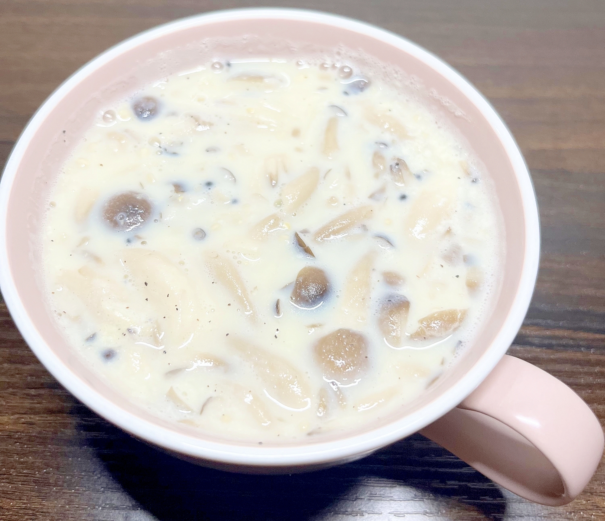 簡単レンジのみ☆きのこの豆乳味噌スープ