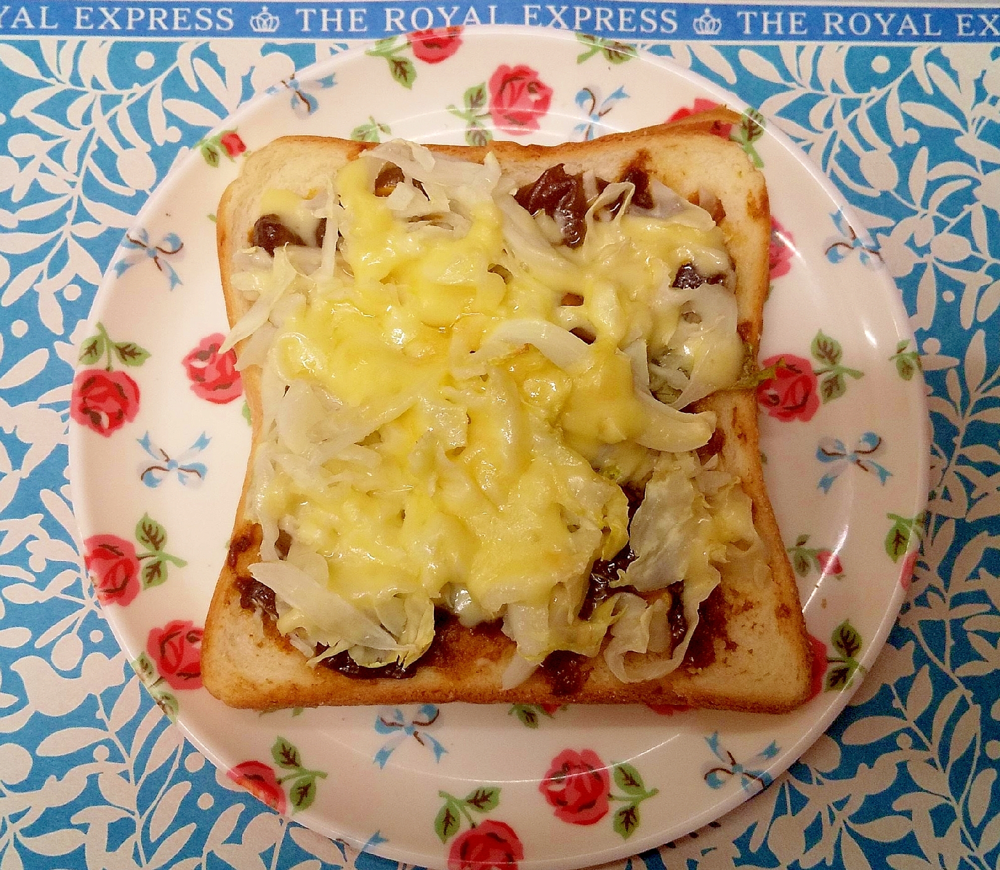 朝食にパルメザンチーズトースト