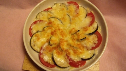 茄子だけで、たまに作りますが…
茄子+トマト！
美味しかったです♪
次回は、ミートソースを、準備します。
ごちそう様でした。