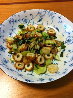 チンゲン菜とちくわのガーリック醤油炒め