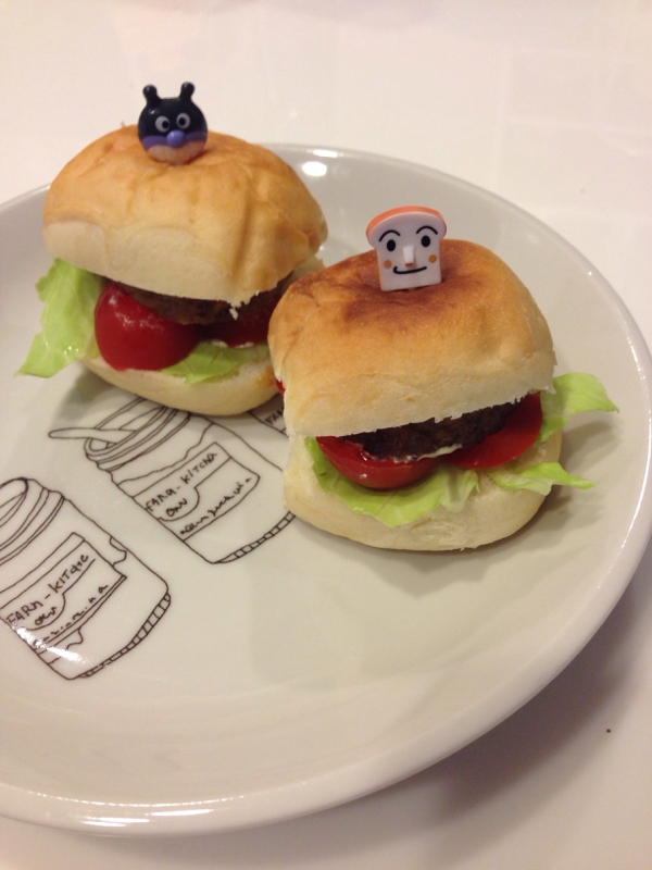ディナーロールで ミニサイズハンバーガー レシピ 作り方 By ふみこ 楽天レシピ
