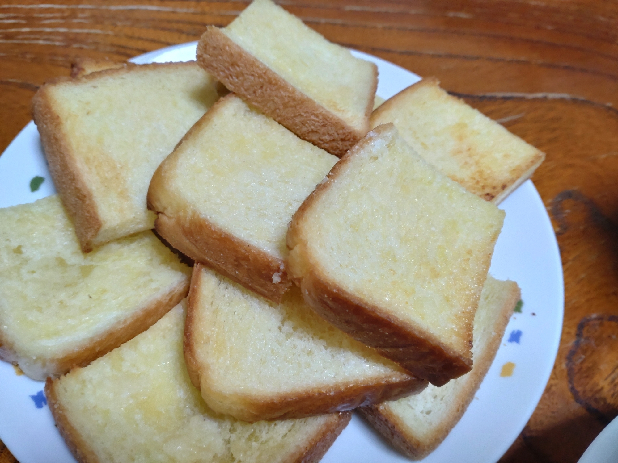 食パンで簡単！ガーリックトースト