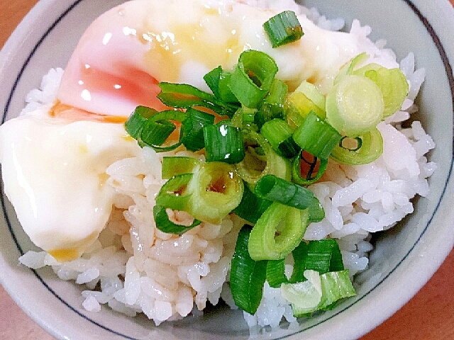 とろ りおいしい 温泉卵と青ねぎのごはん レシピ 作り方 By Megmako 楽天レシピ とろ りおいしい 温泉卵と青ねぎのごはん レシピ 作り方 By Megmako 楽天レシピ