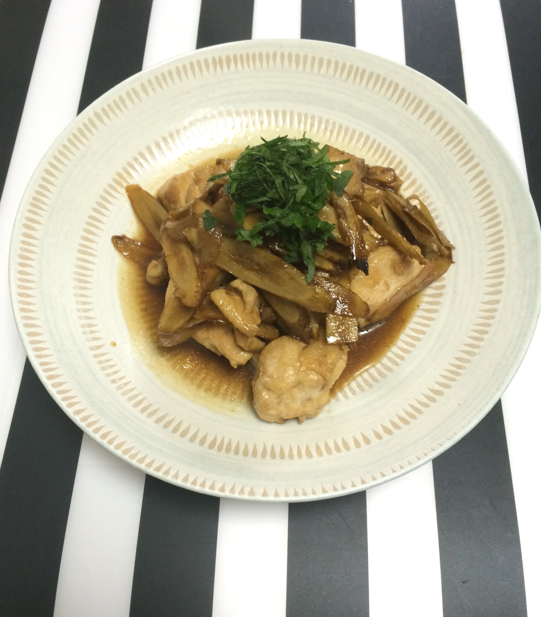 麺つゆで味付け♪鶏肉とゴボウの炒め煮