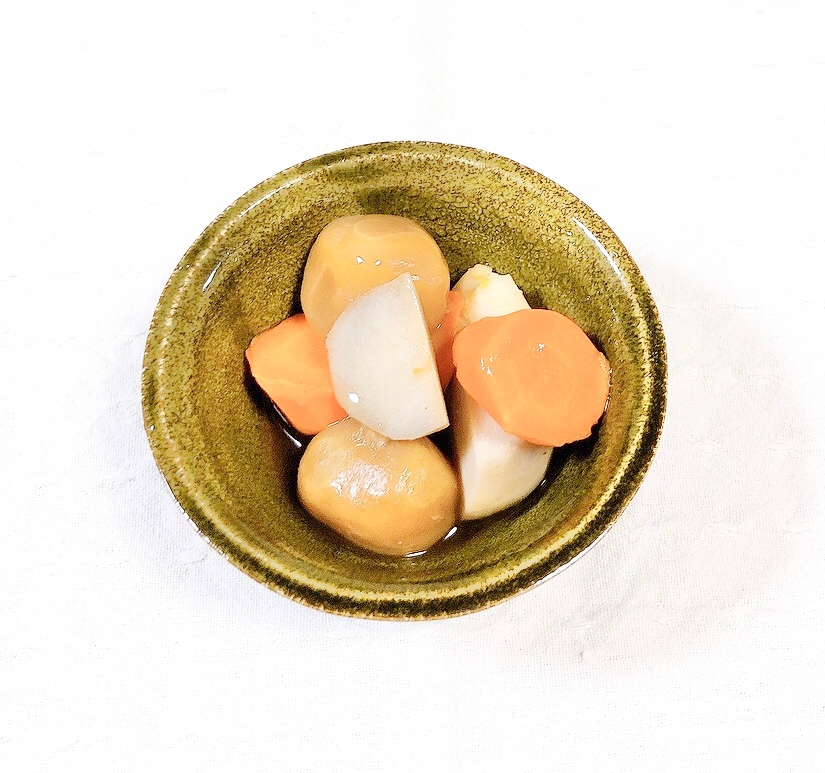簡単⭐里芋と人参と玉こんにゃくの煮物