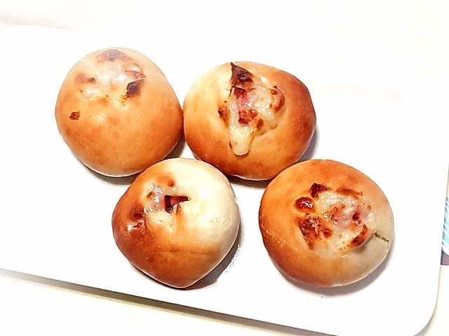スタンドミキサーで！おへそみたいな総菜パン♪