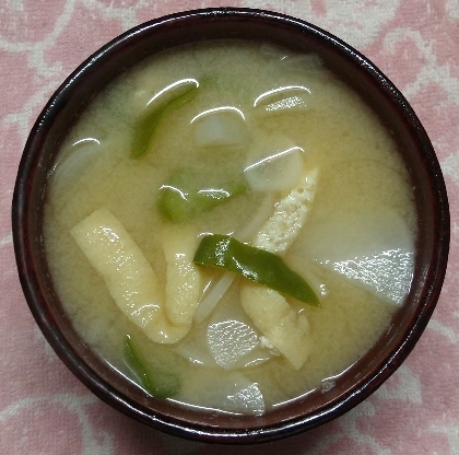 ピーマンと大根のお味噌汁