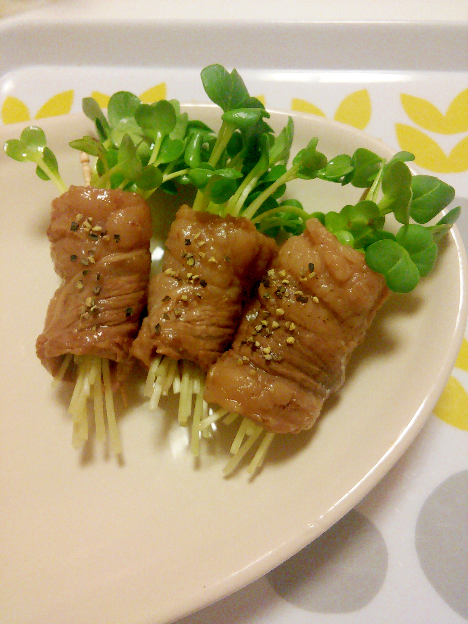 おつまみ★かいわれ大根の牛肉巻き★ペッパーレモン味