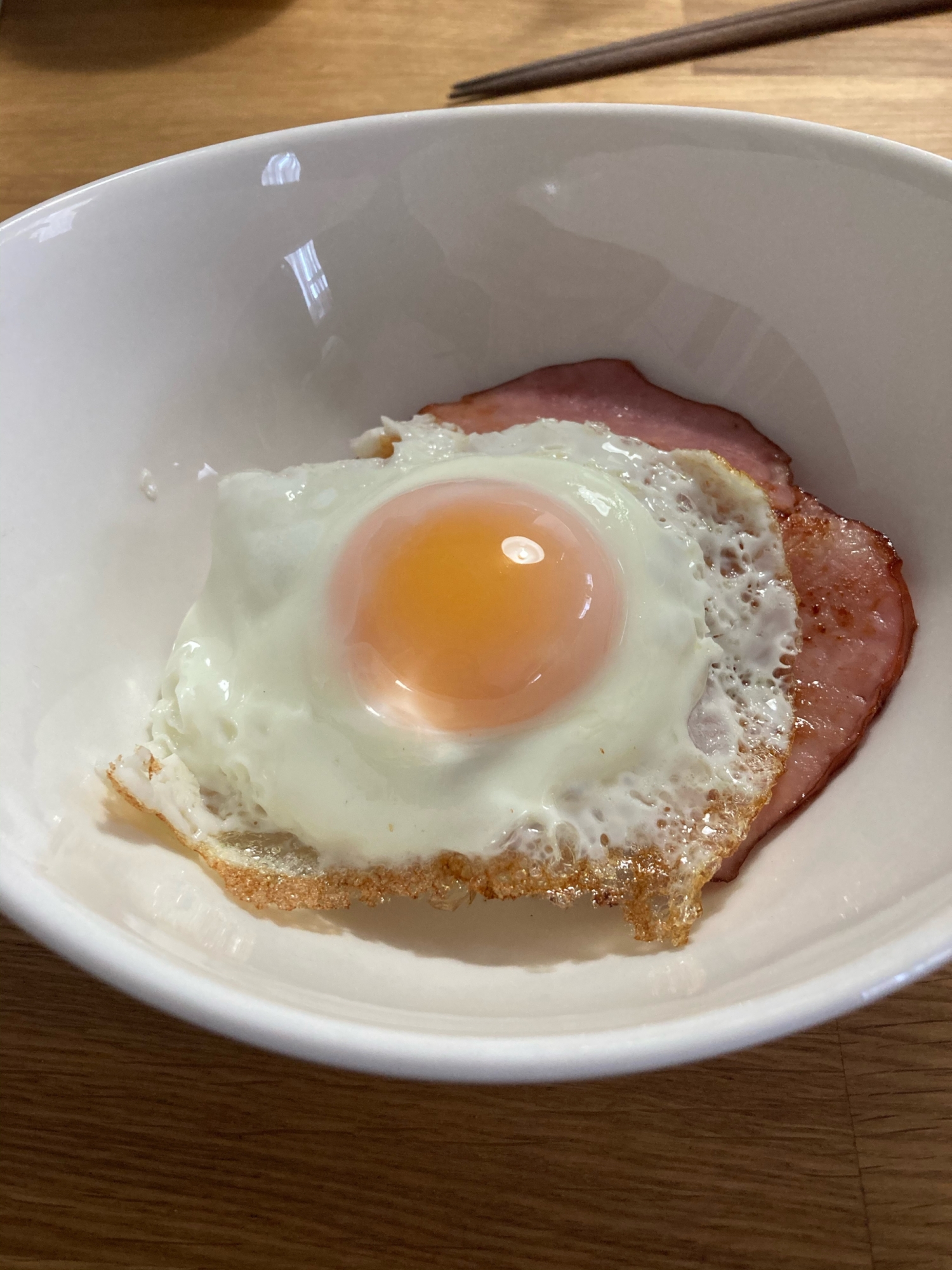 ベーコン目玉焼き丼