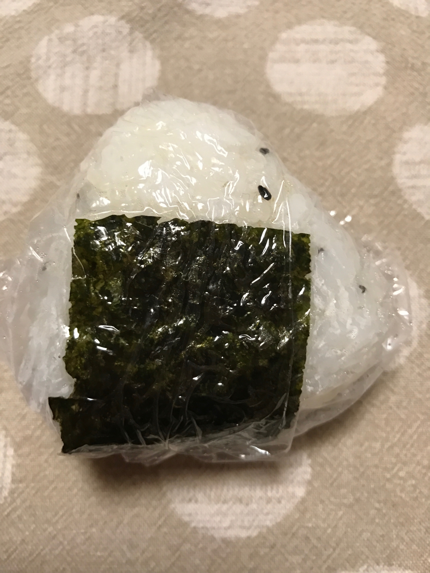 大根の鰹節炒め入りゴマおむすび