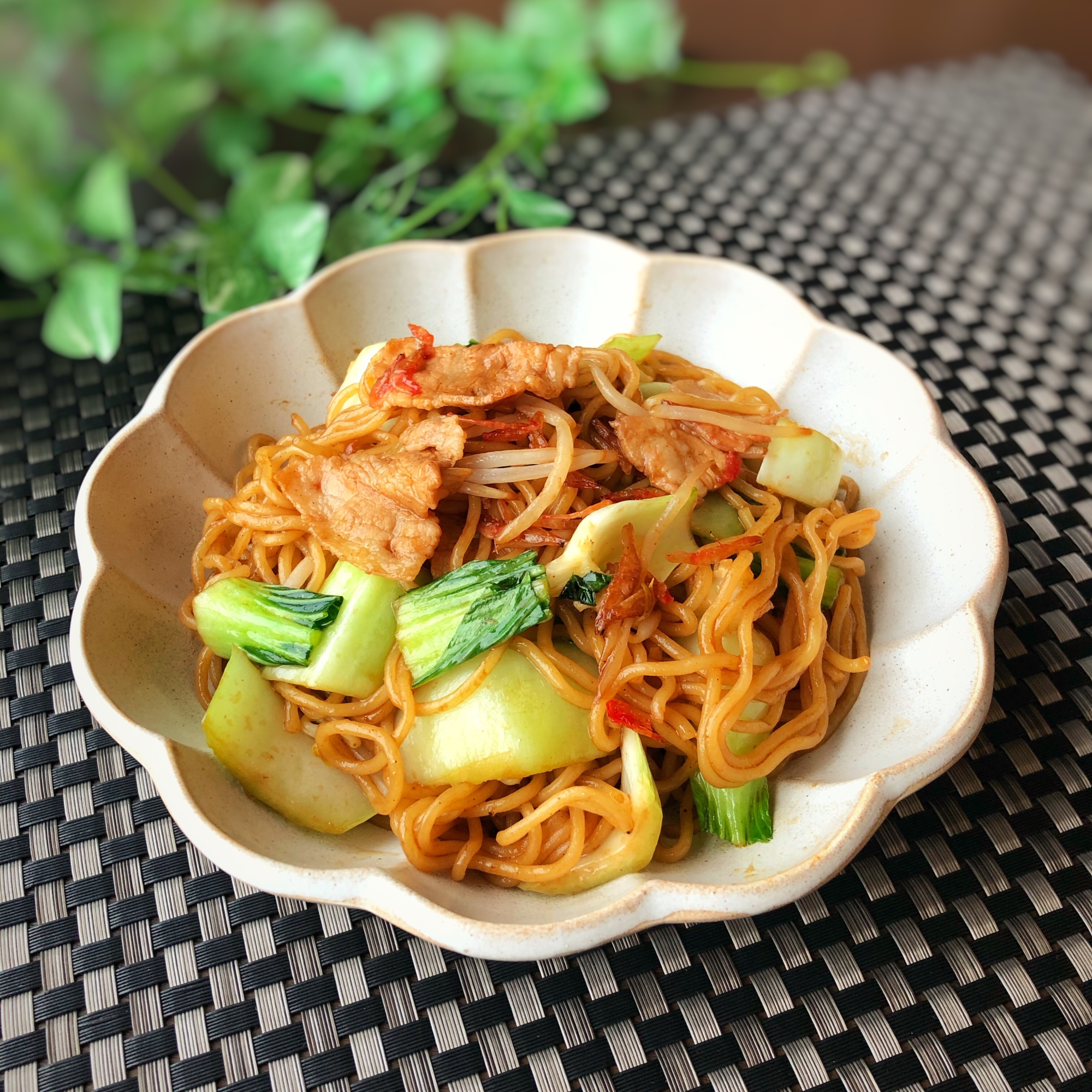 青梗菜と小えび(干しえび)の焼きそば