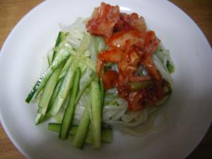 キムチのっけひやむぎ