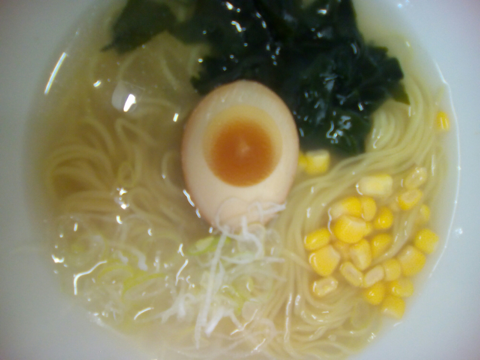 わかめとコーンの塩ラーメン