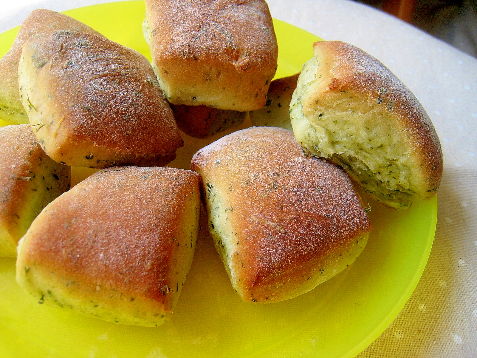 一口でぱくっと♪ヨモギパン