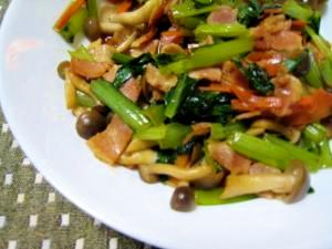 サッと簡単 小松菜 しめじ ベーコンあっさり炒め レシピ 作り方 By michi Beni 0018 楽天レシピ サッと簡単 小松菜 しめじ ベーコンあっさり炒め レシピ 作り方 By michi Beni 0018 楽天レシピ