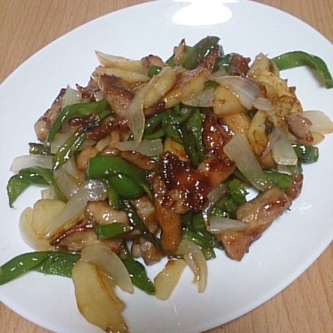 鶏もも肉野菜炒めバター醤油味　ジャガイモでかさ増し