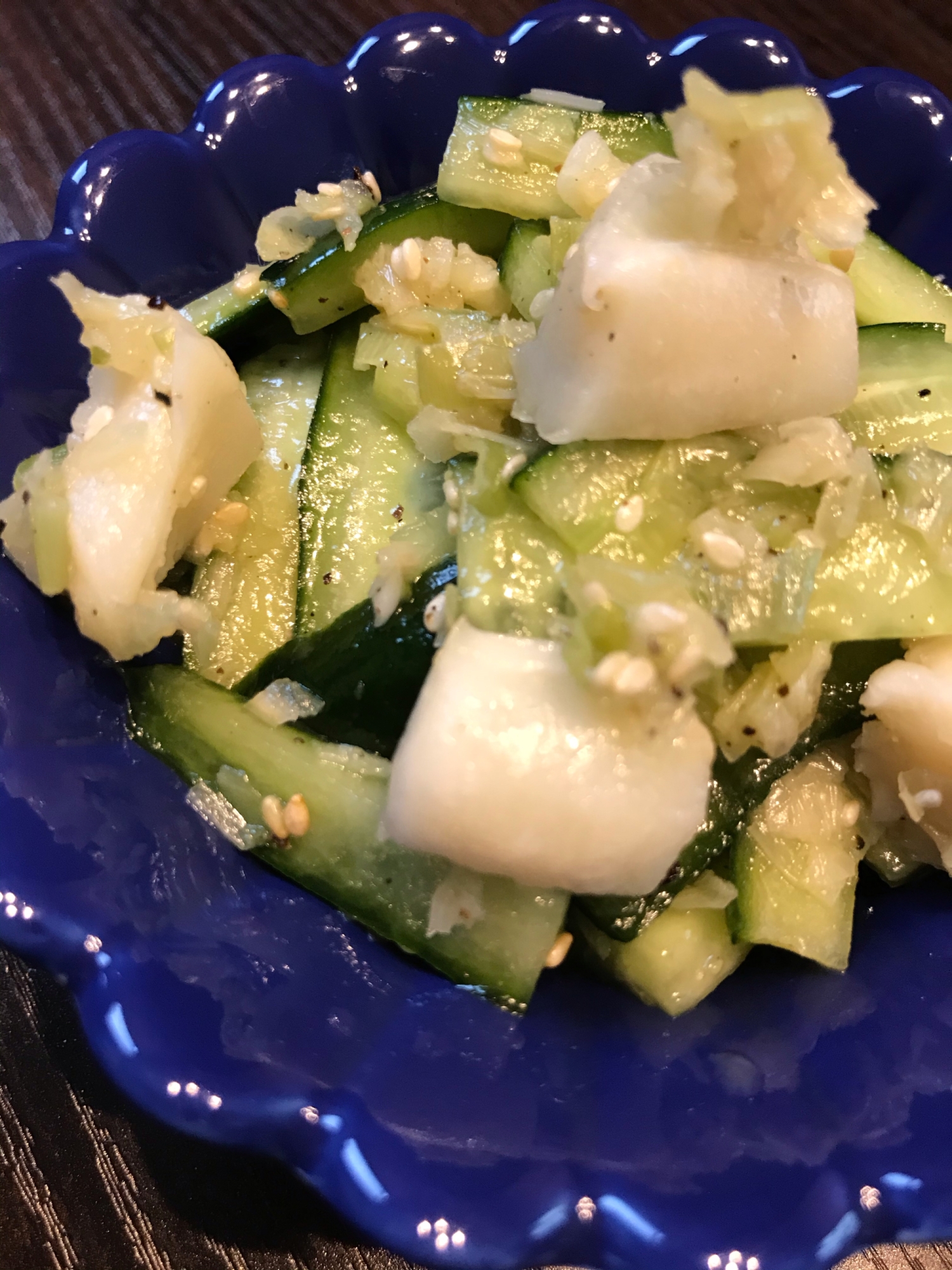 時短5分おつまみ!きゅうりとイカのネギ塩ダレサラダ