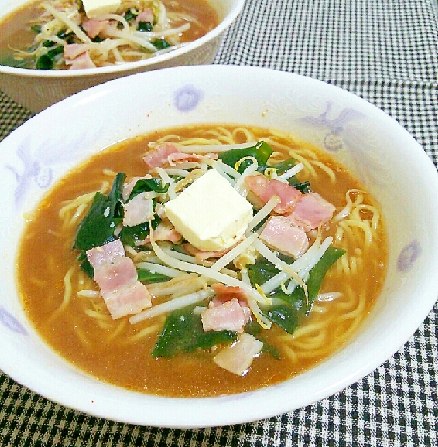 味噌ラーメンの具に❀ベーコンとワカメのもやし炒め