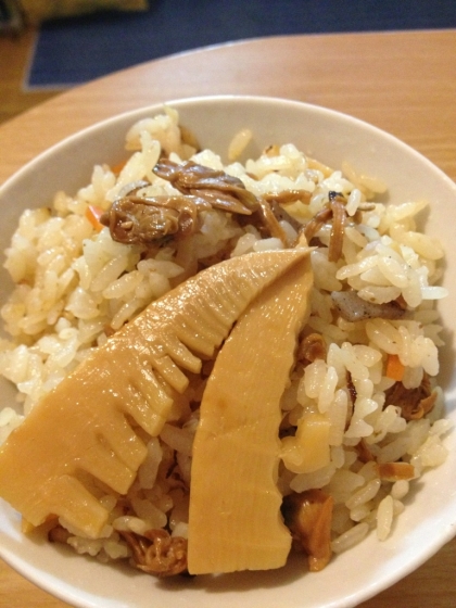 家にあった食材で作りました(^^)
筍とアサリとてもおいしいですね
