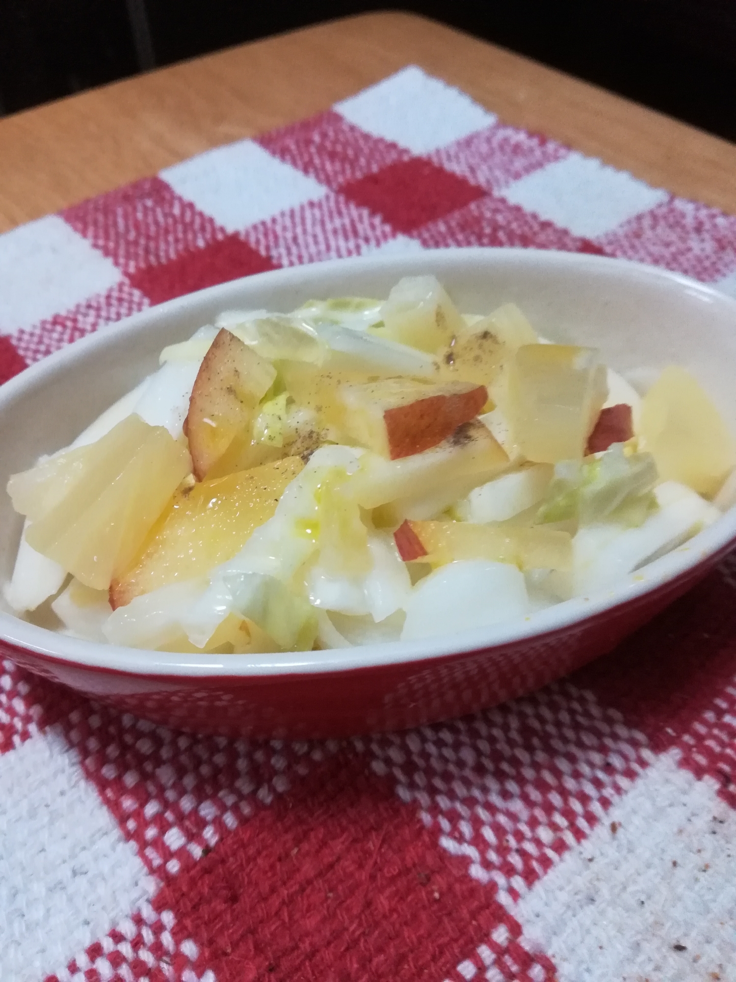 ★白菜とりんご・パイナップルのヨーグルト♡サラダ