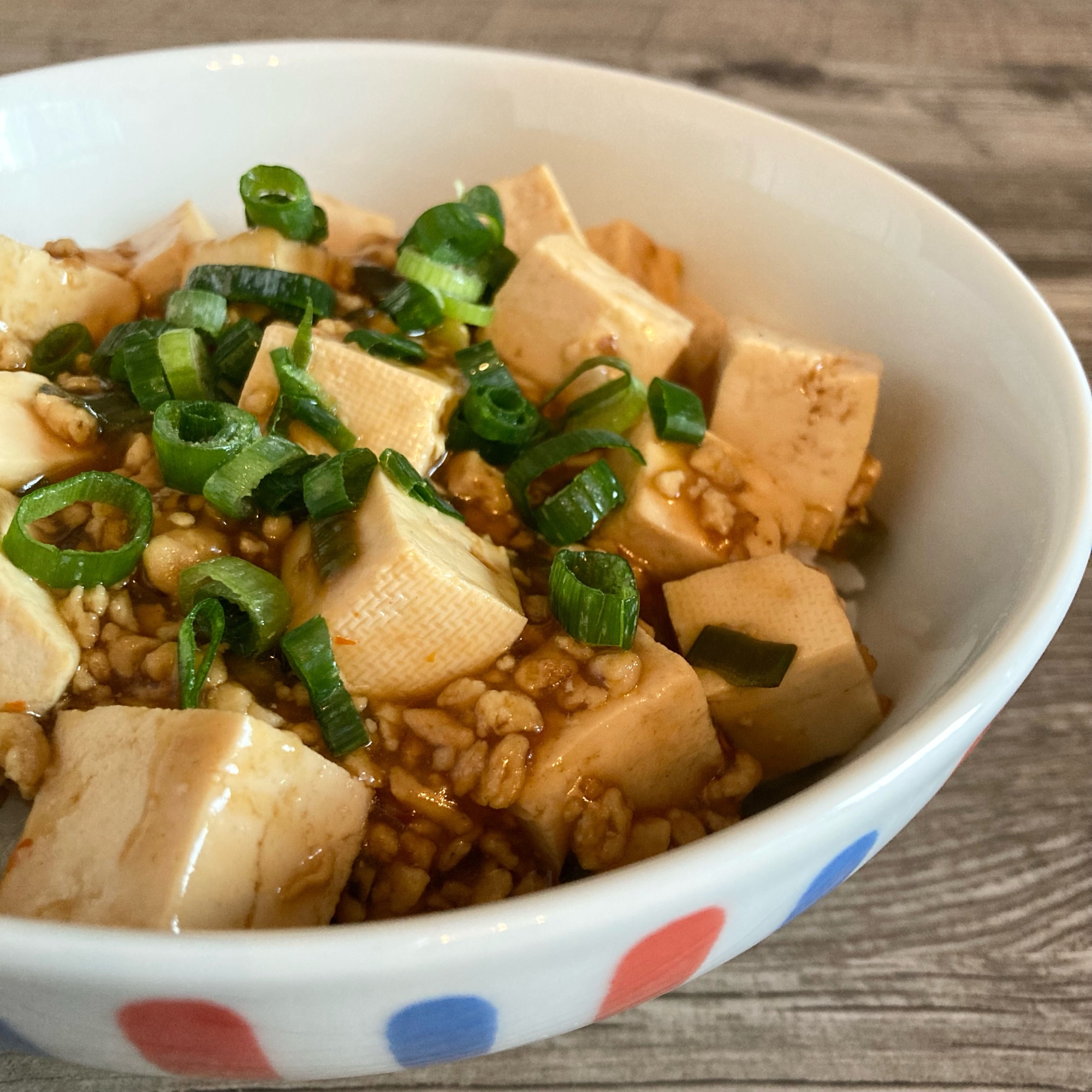 辛くないのにご飯が進む！大豆ミートの麻婆豆腐丼