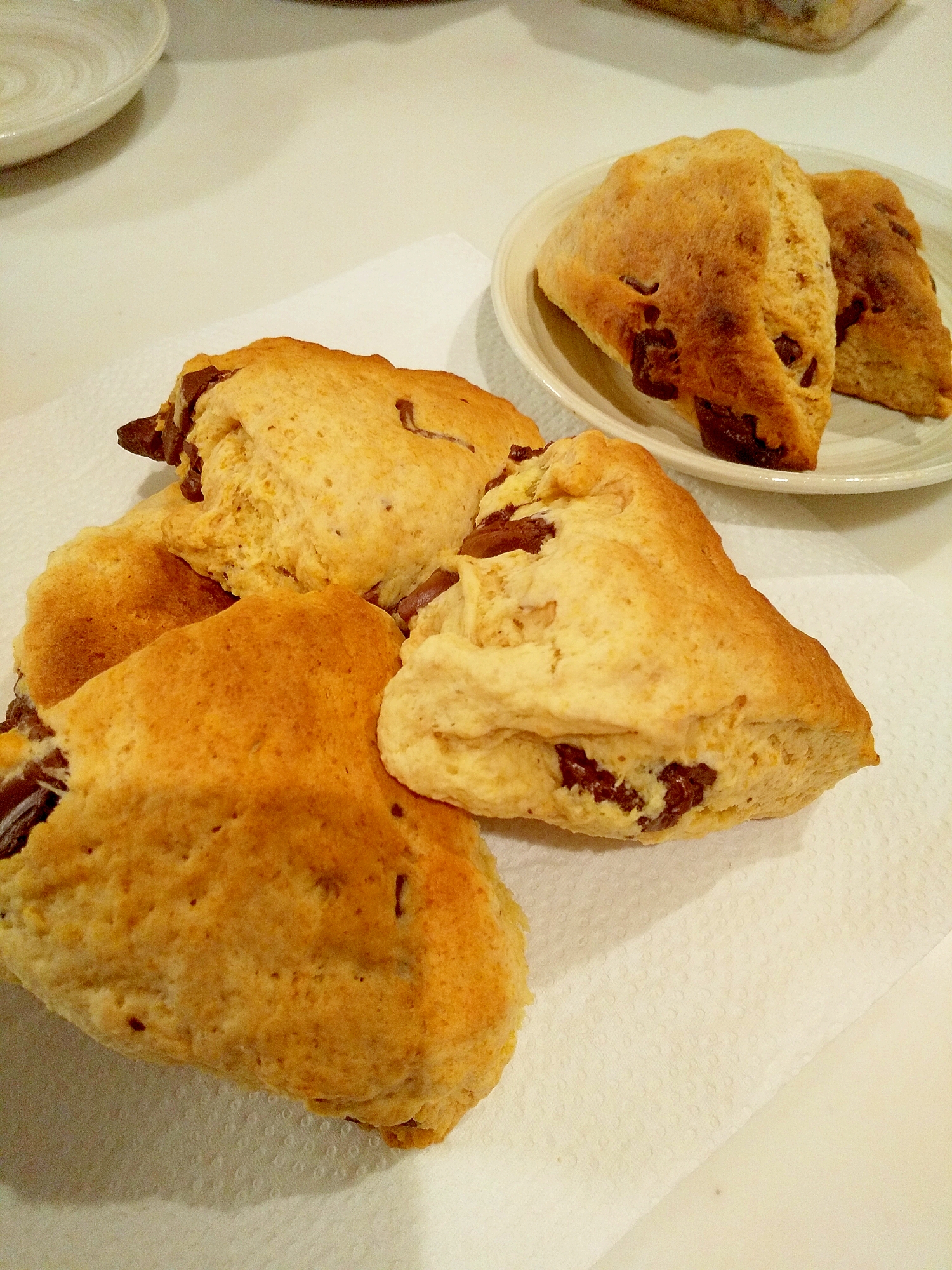 ポリ袋で楽々！トースターで焼くチョコ入りスコーン