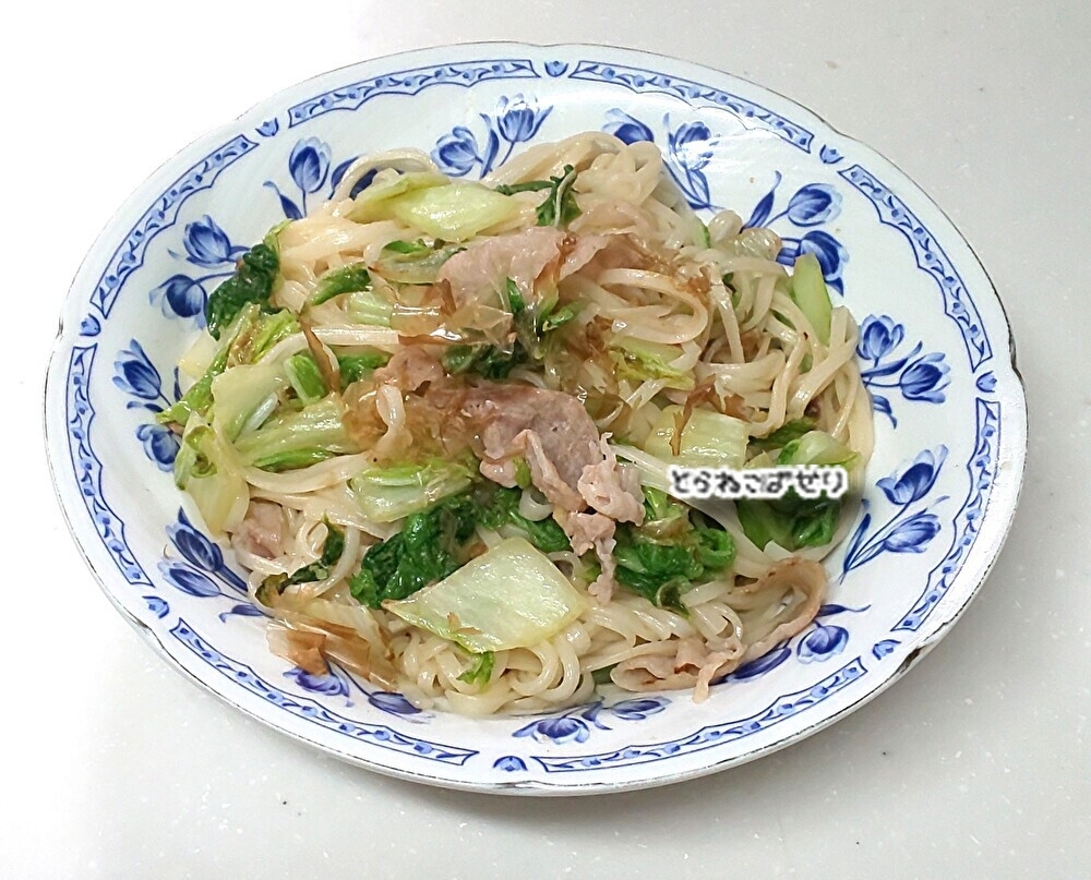 白菜とお肉✨しょうが入りの焼きうどん☘️