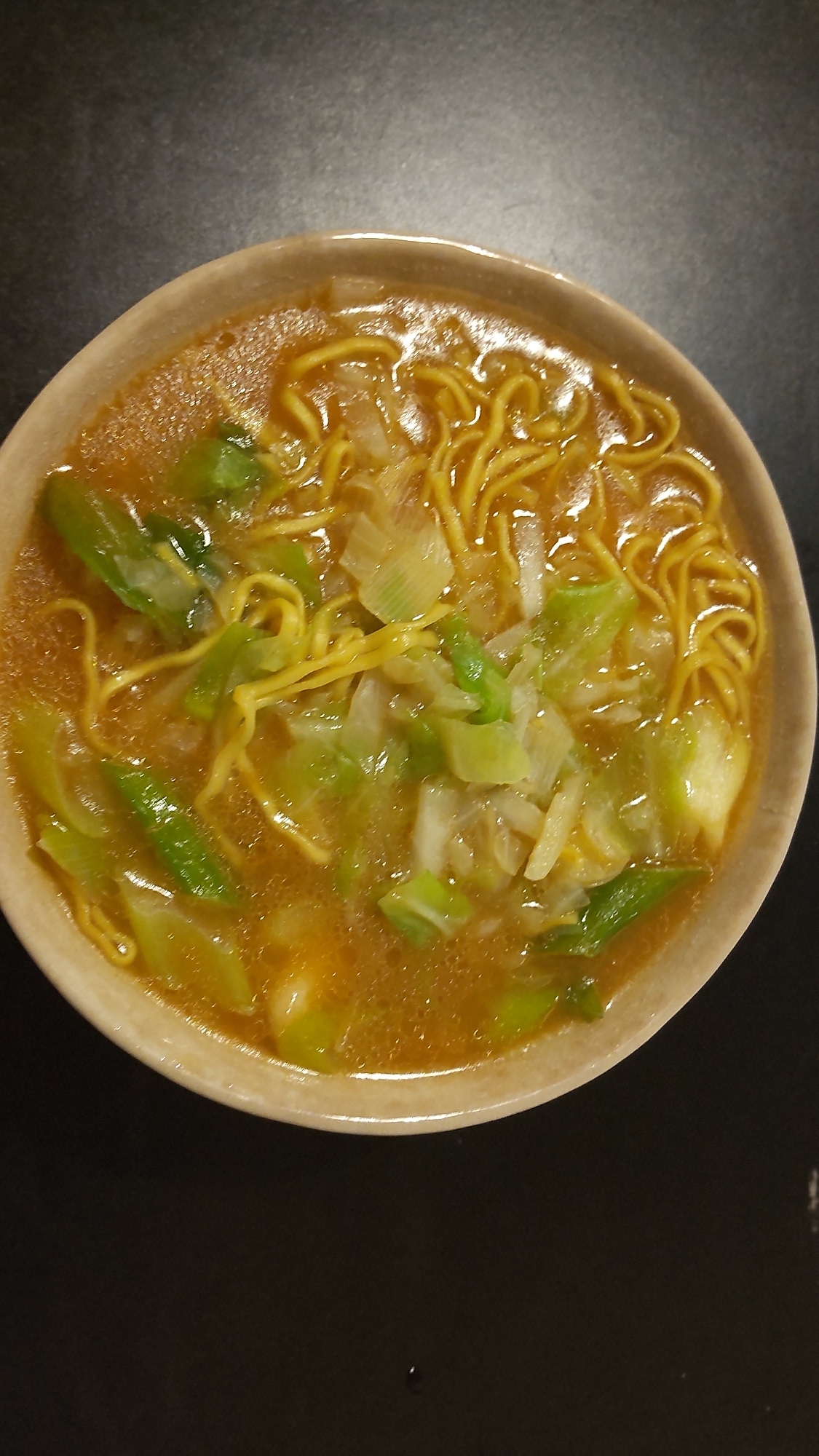 キャベツねぎ豚骨醤油ラーメン