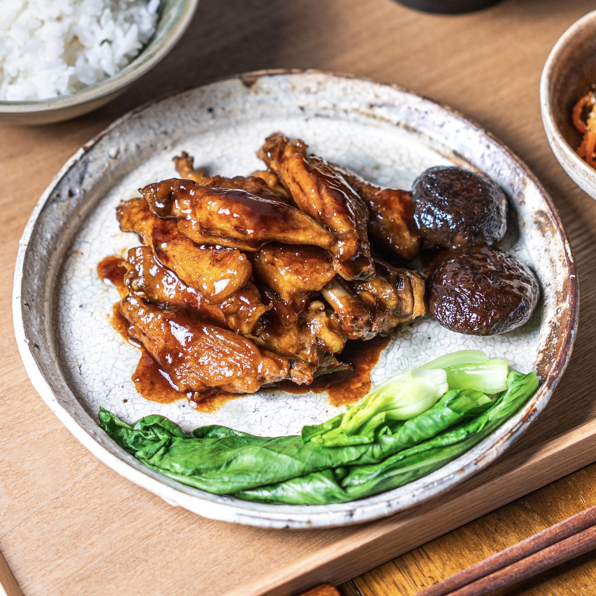 鶏手羽中としいたけの黒酢煮【中華・主菜】