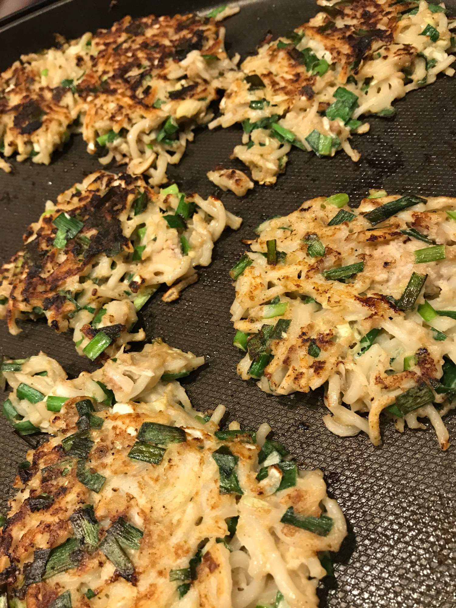 ホットプレートで簡単10分！餃子うどん