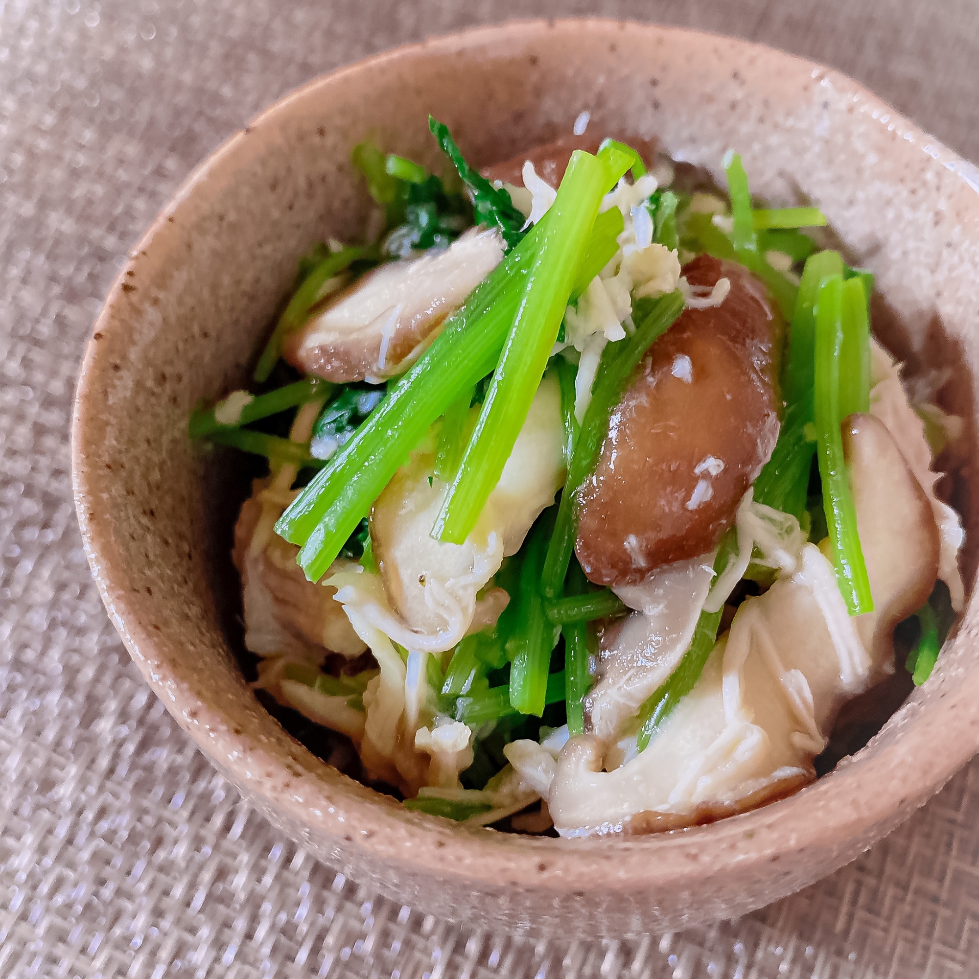 サラダチキン活用♪三つ葉と椎茸のさっと和え