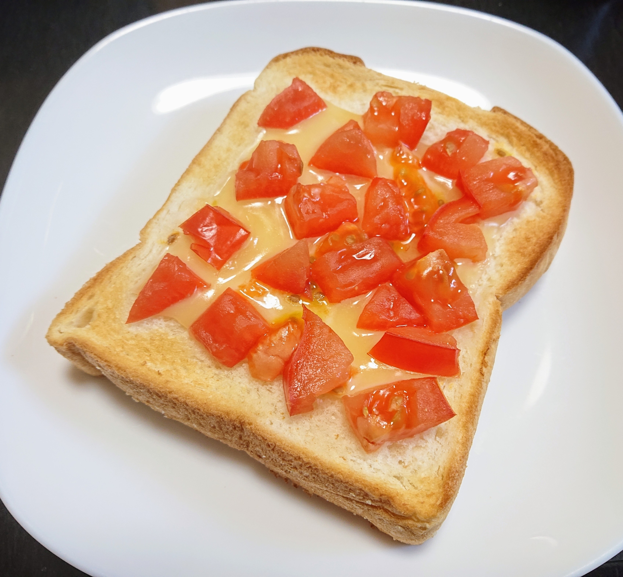 トマトのハニーチーズトースト