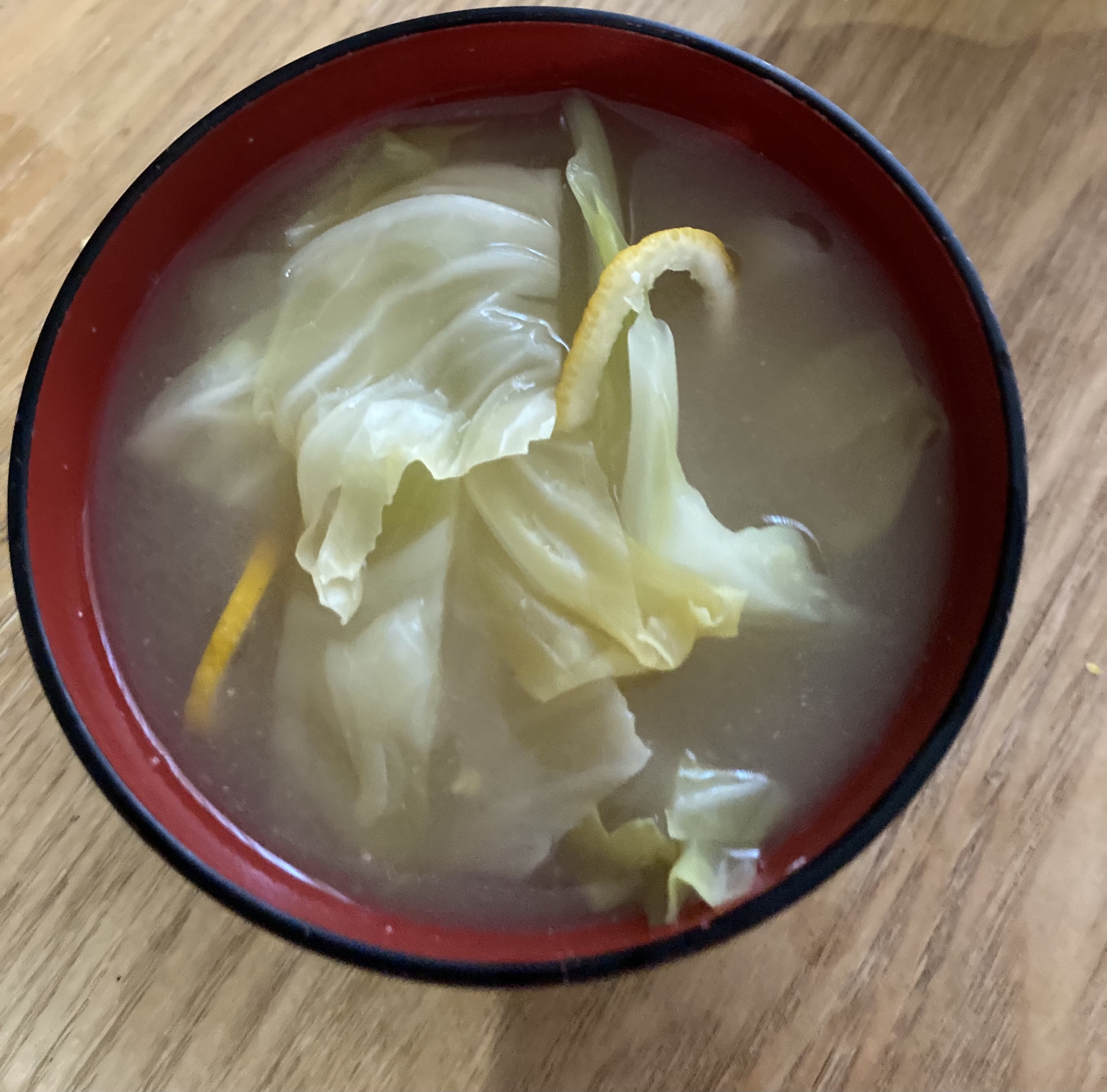 柚子とキャベツの白味噌汁