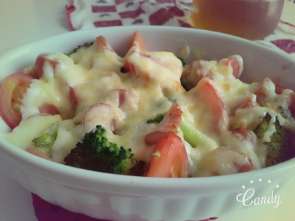 トマト追加、ブロッコリーはレンジでチンでより手抜きしてみました！お昼ご飯に残り物でちゃちゃっと作れ、美味しく助かりました。ご馳走さまでした♪