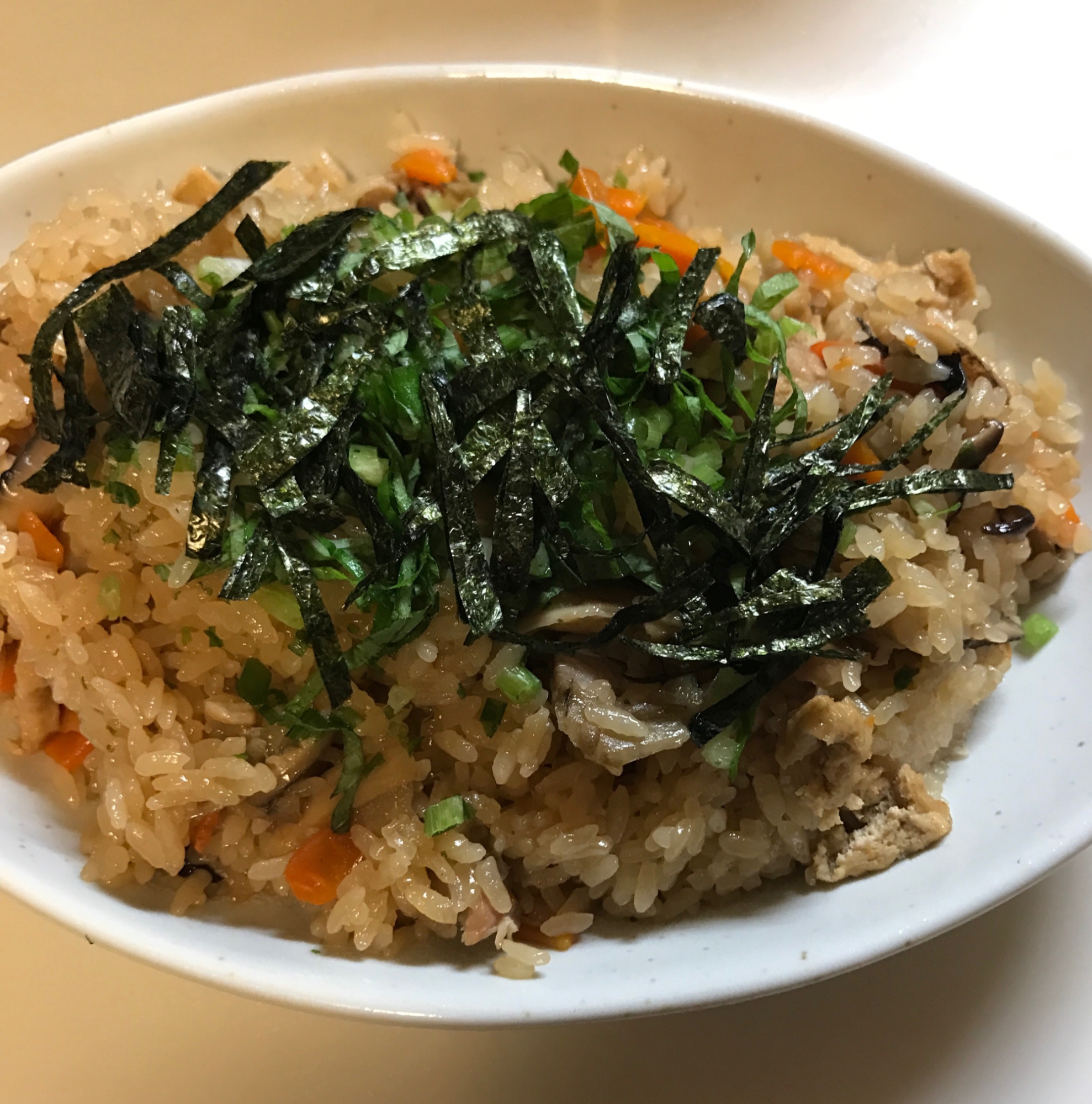 もち米入りでも普通に炊ける！鶏ごぼうの炊き込みご飯