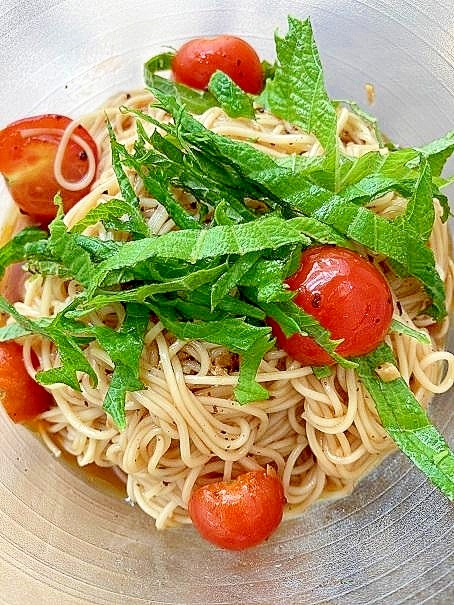 トマト青じそ冷製和風ペペロンチーノスープそうめん