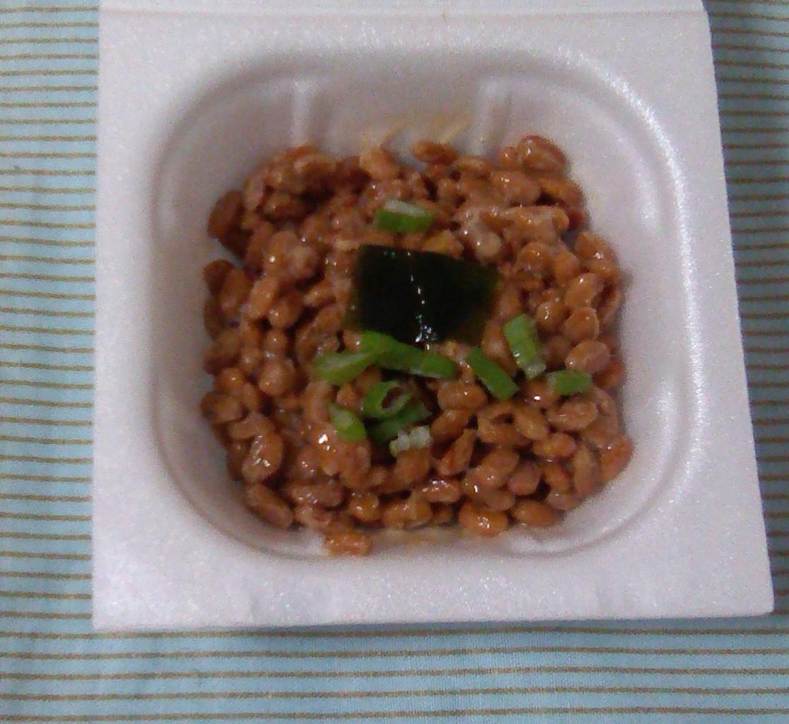 ワカメとねぎ入り野納豆