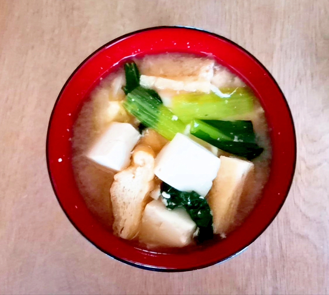 小松菜と豆腐と油揚げの味噌汁 レシピ 作り方 By のん７８６ 楽天レシピ