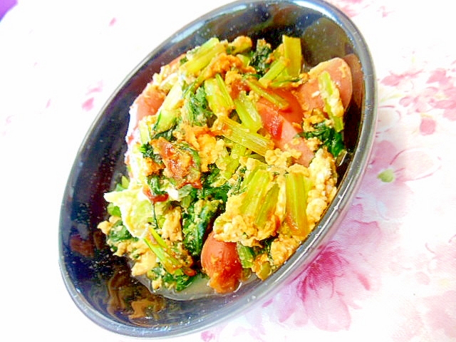 ❤小松菜とウィンナーのマーガリン・ケチャ卵炒め❤