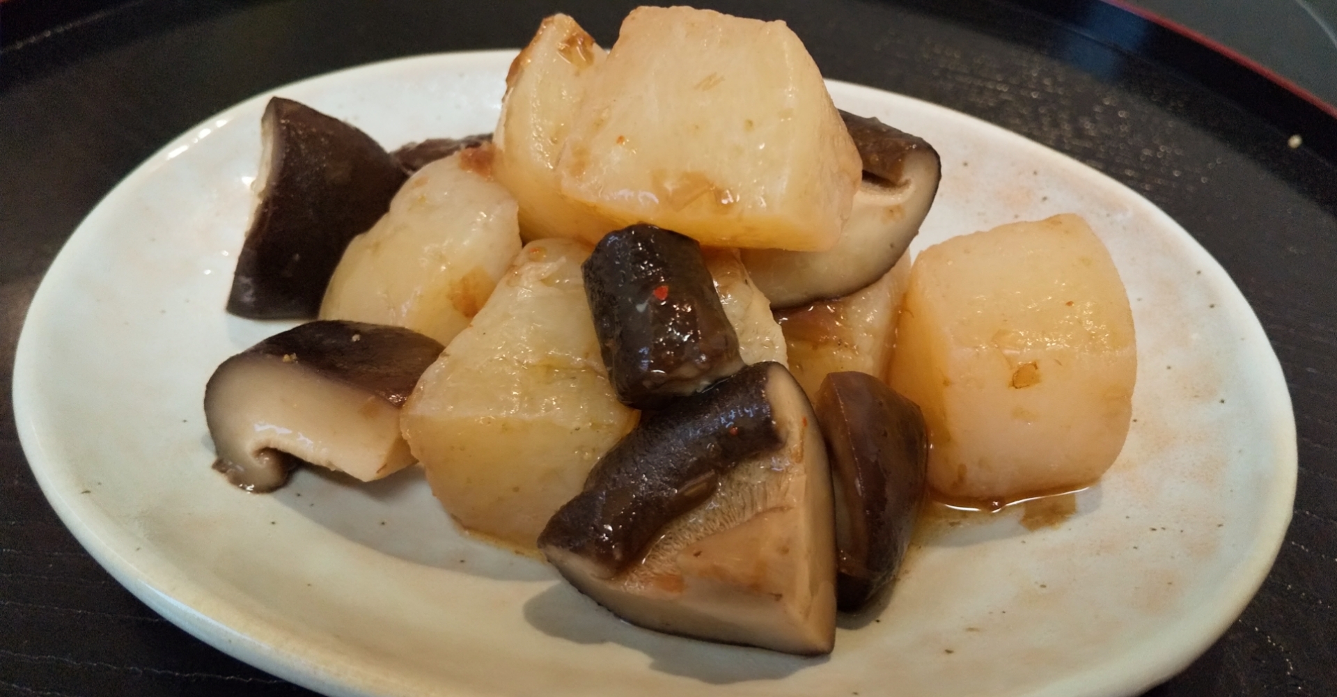 【低糖質】蒟蒻としいたけのピリ辛おかか炒め煮