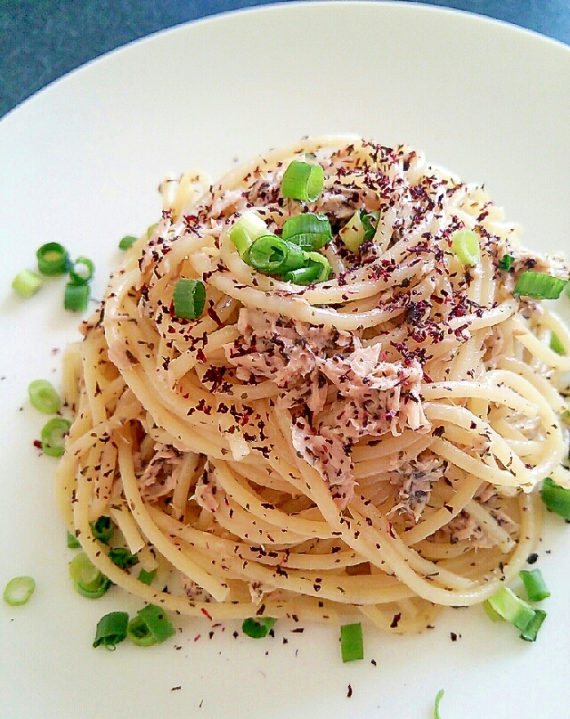 混ぜるだけで美味しい♪ツナとゆかりのパスタ