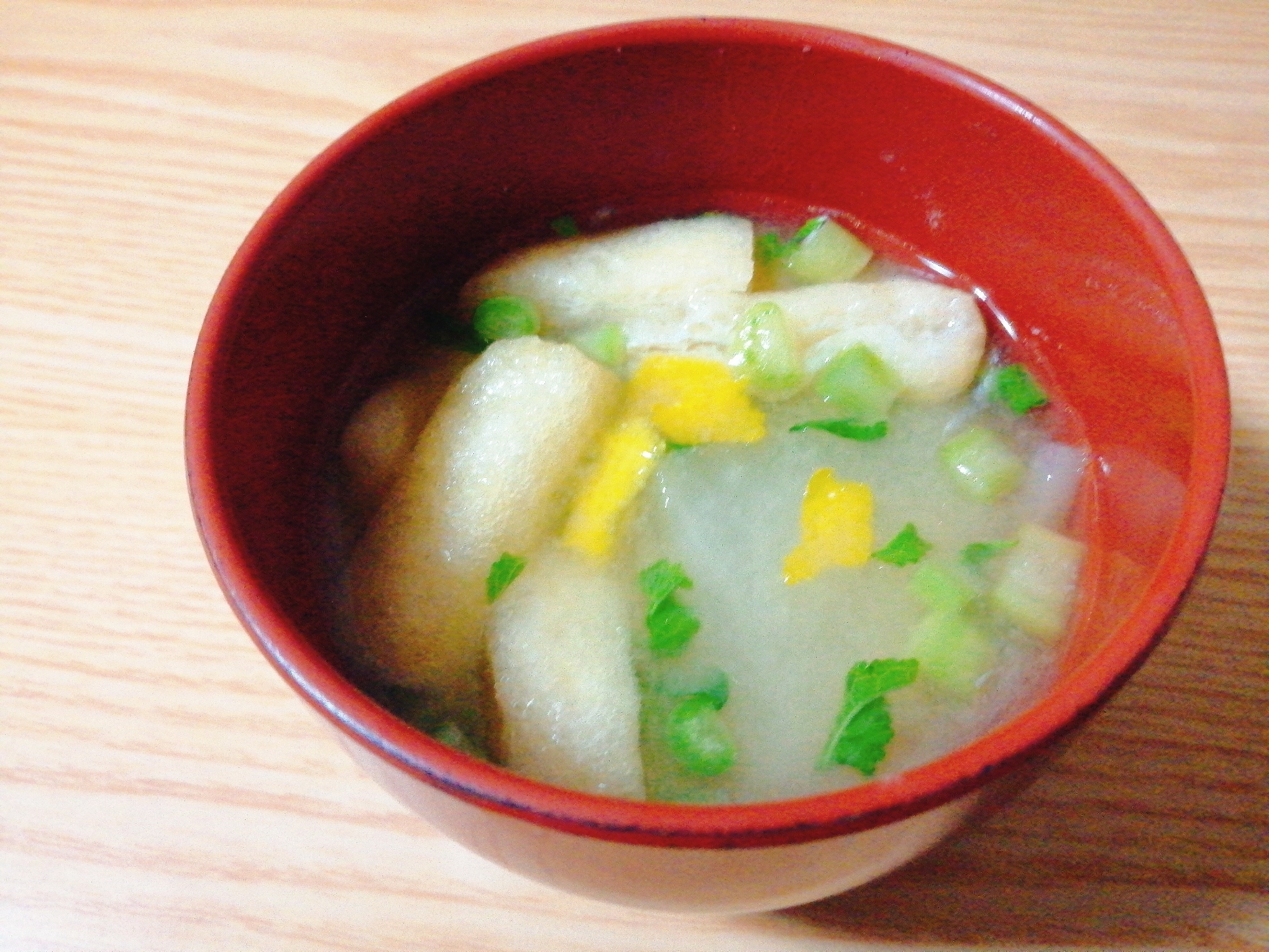 柚子風味☆大根と大根葉と油揚げの味噌汁