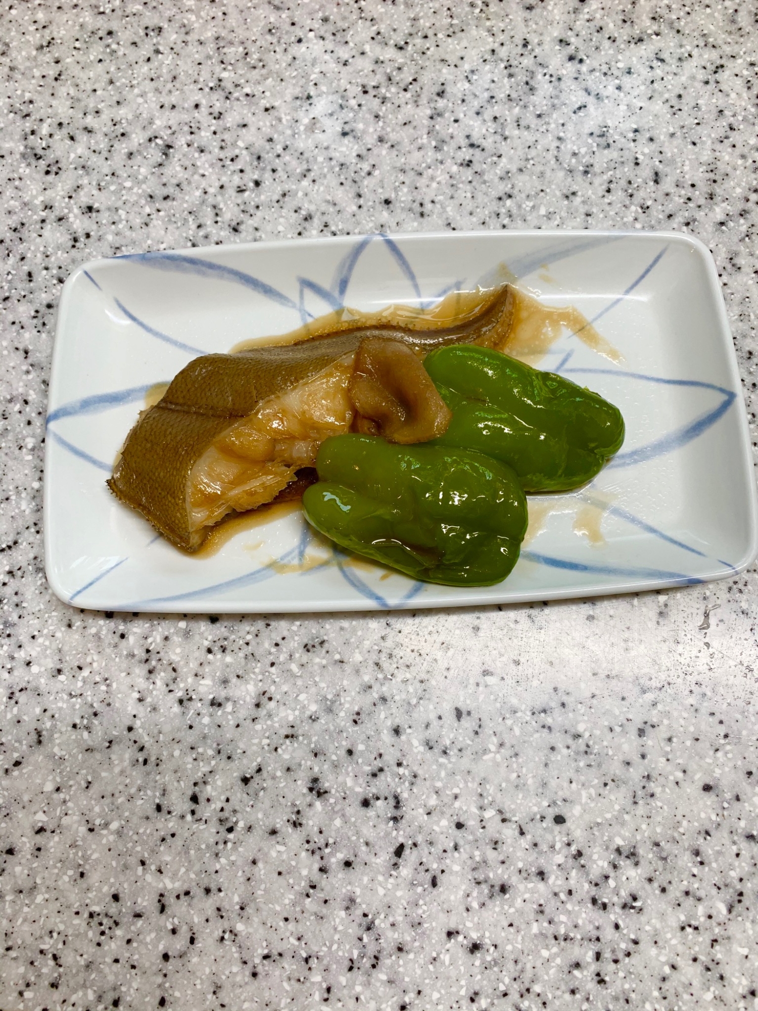 カラスカレイの煮付けピーマン添え レシピ 作り方 By みゆママ 楽天レシピ カラスカレイの煮付けピーマン添え レシピ 作り方 By みゆママ 楽天レシピ