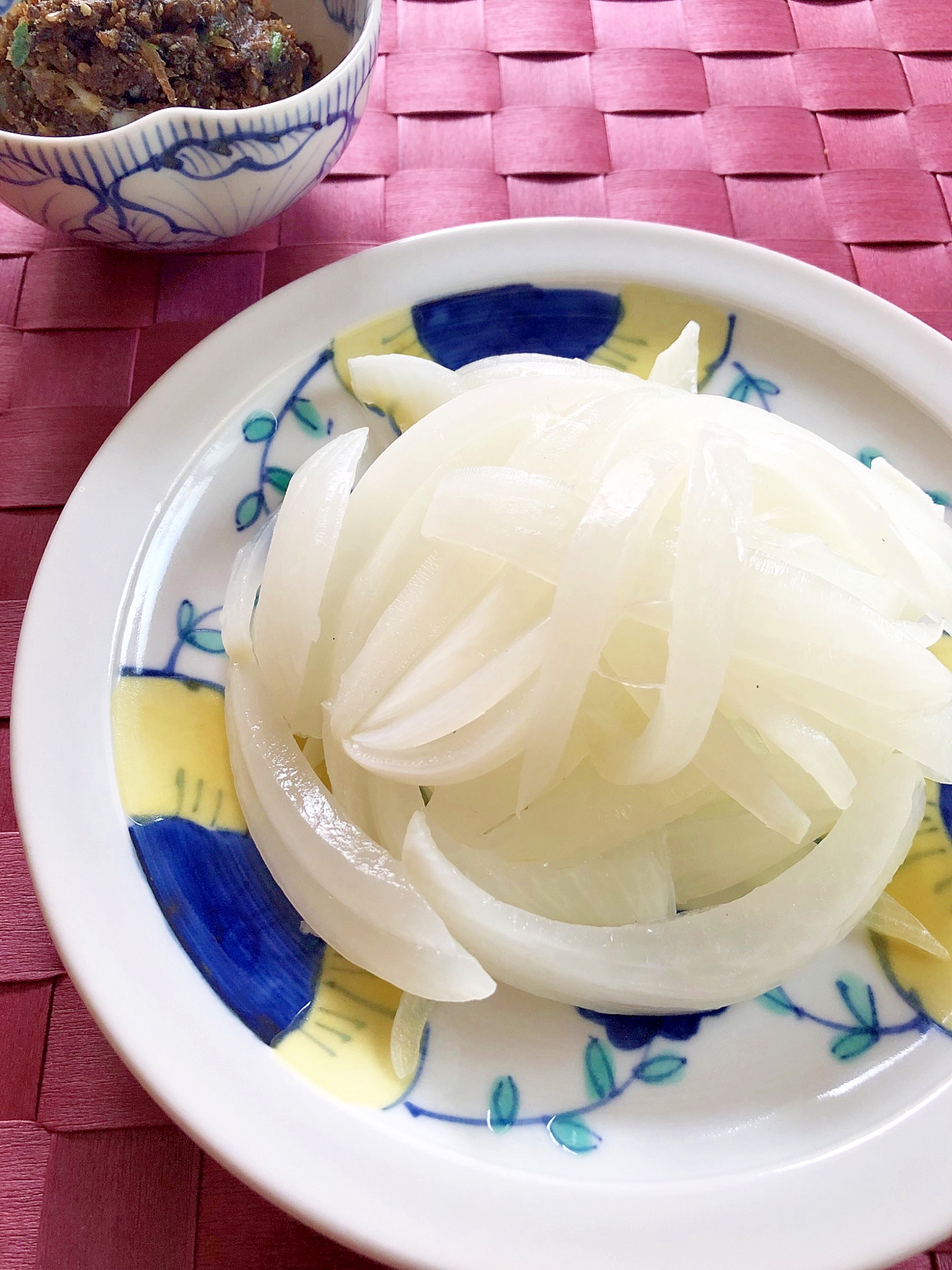 フライパンで簡単！蒸し新玉ねぎ