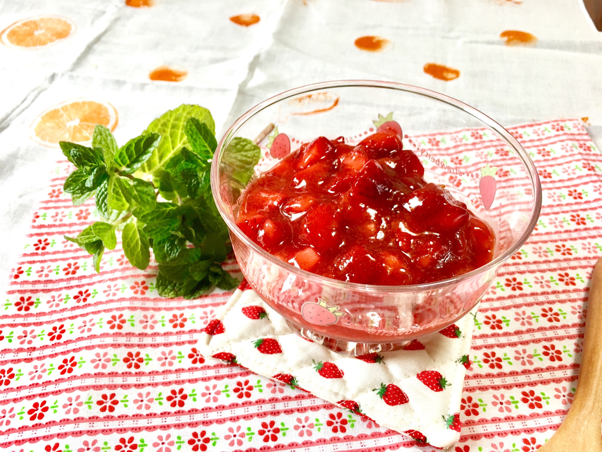 混ぜるだけ!簡単♪苺ソース