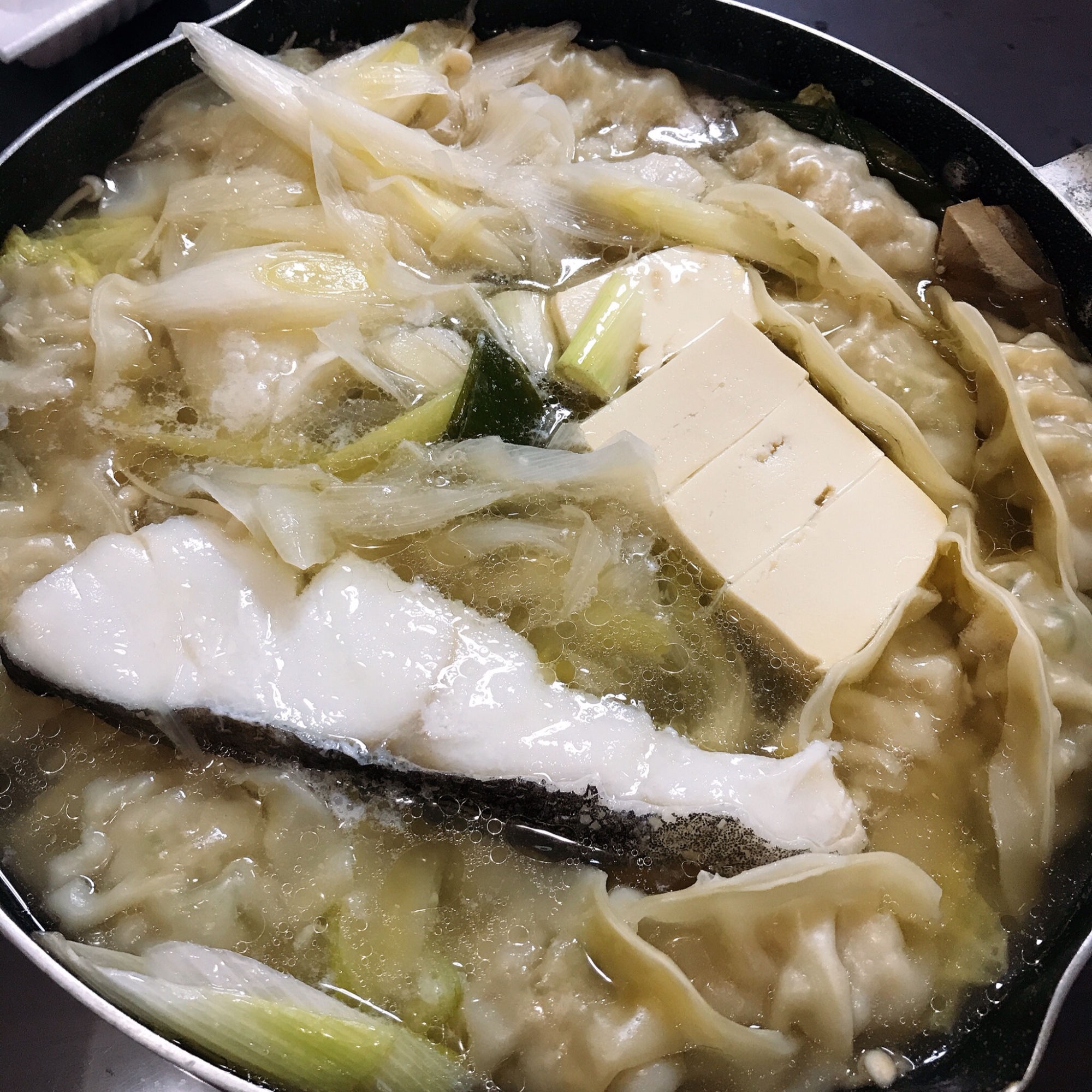 タラ入り水餃子鍋