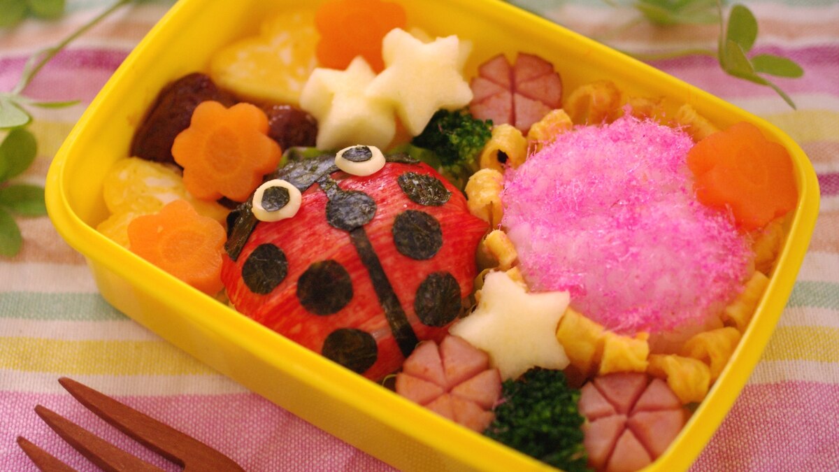 春テントウムシのおにぎりキャラ弁当 レシピ 作り方 By めろんぱんママ めろんカフェ 楽天レシピ 春テントウムシのおにぎりキャラ弁当 レシピ 作り方 By めろんぱんママ めろんカフェ 楽天レシピ