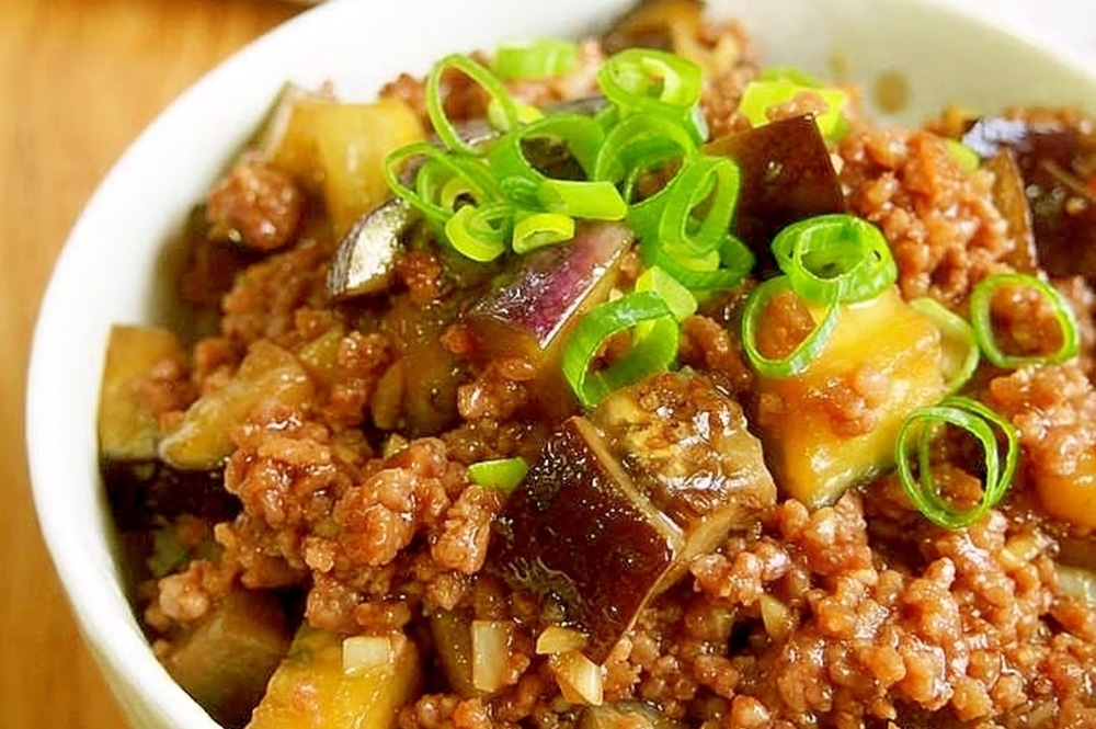 【10分で完成】やる気が出ない日でもぱぱっと作れる！「丼」レシピ