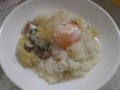 半熟卵がたまりませんね(*^^*)
鍋の〆は雑炊に限ります♪
ごちそうさまでした！