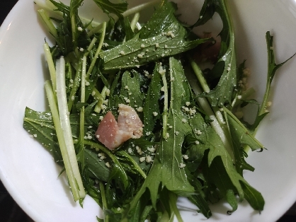 おうちバル♡簡単サラダ♡水菜とベーコンのサラダ